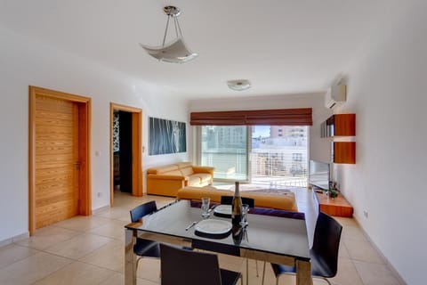 Apartment with Pool Condo in Sliema