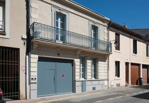 Property building, Facade/entrance