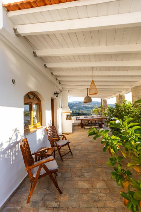 View (from property/room), Balcony/Terrace, Seating area