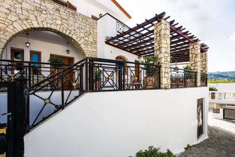 The Bridge House Villa in Crete