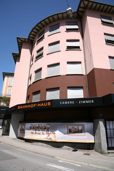 Hotel Bahnhof Haus Übernachtung mit Frühstück in Canton of Ticino