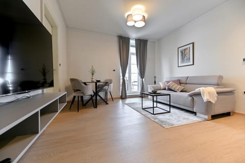 TV and multimedia, Balcony/Terrace, Living room, Dining area