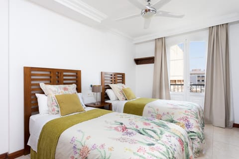 Rooms & Suites Balcony 3C Condo in Arrecife