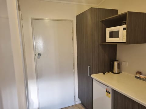 Kitchen or kitchenette, Bedroom