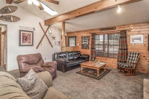 Hughes, Cabin at Ruidoso, with Forest View House in Ruidoso