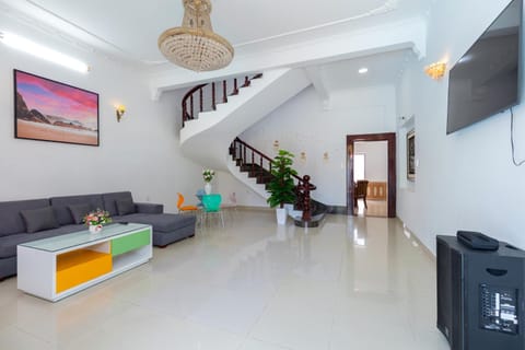 Villa Bãi Thùy Vân - Free Bida Loa Kéo - Check In Cổng Hoa Giấy Chalet in Vung Tau