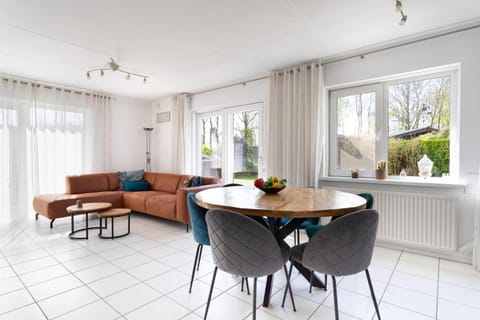 Mosselbank 73 - Noordzeepark Ouddorp NOT INTENDED FOR COMPANY OR WORK-RELATED STAYS House in Ouddorp