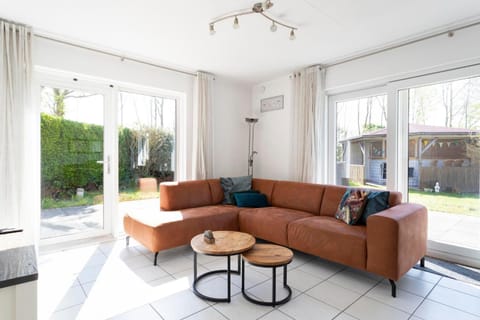 Mosselbank 73 - Noordzeepark Ouddorp NOT INTENDED FOR COMPANY OR WORK-RELATED STAYS House in Ouddorp