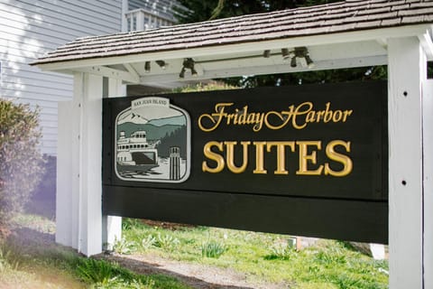 Friday Harbor Suites Hotel in Friday Harbor