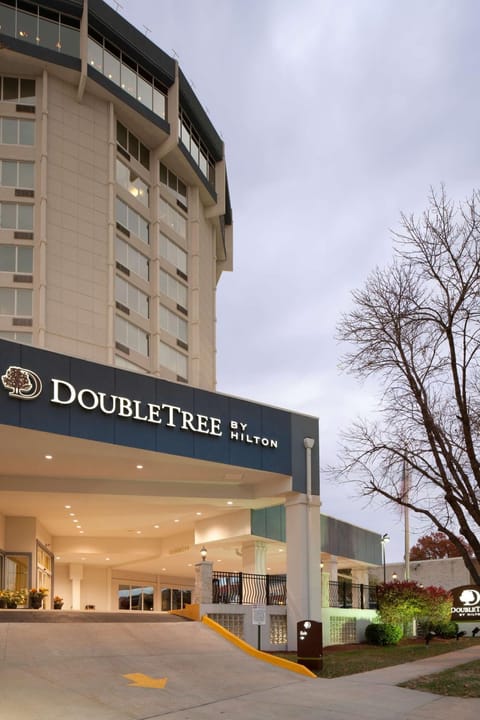 DoubleTree by Hilton Jefferson City Hotel in Jefferson City