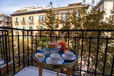 Balcony/Terrace, Street view, Breakfast, Continental breakfast, Italian breakfast