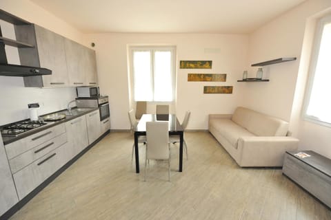 Casa Costa Outlet 3 Apartment in Lombardy