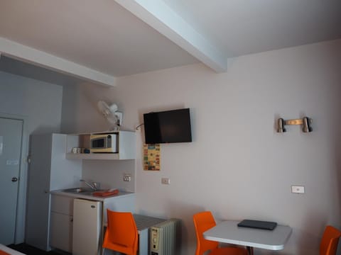 TV and multimedia, Dining area, Communal kitchen