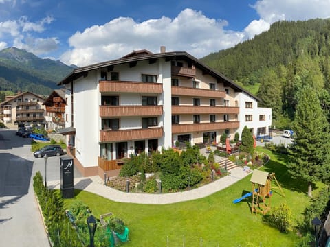 "Quality Hosts Arlberg" Hotel Garni Mössmer Hotel in Saint Anton am Arlberg