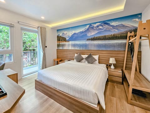 Bed, Natural landscape, Photo of the whole room, Bedroom, Mountain view