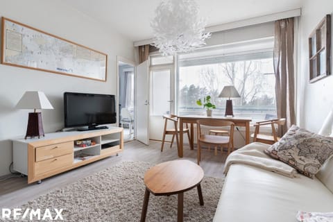 Viherkallio two room apartment with kitchen and balkony Apartment in Uusimaa