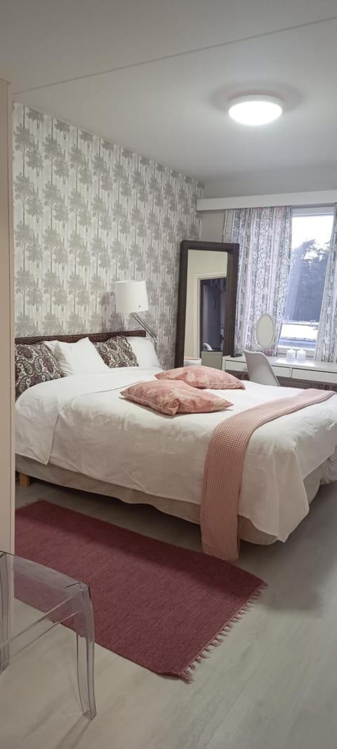 Viherkallio two room apartment with kitchen and balkony Apartment in Uusimaa