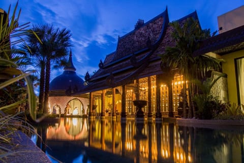 Night, Pool view