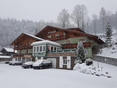 Facade/entrance, Winter