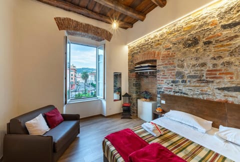 View (from property/room), Photo of the whole room, City view, Quiet street view