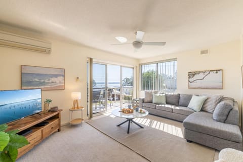 Yarramundi, 4,47 Magnus Street - air conditioned unit with air con, wi-fi, water views and close to town House in Nelson Bay