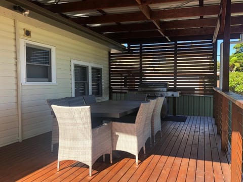 Sandy Shoal Shoal Bay Beach Cottage with aircon House in Shoal Bay