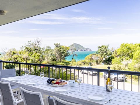 Albacore 3 waterfront pool lift and views Condominio in Shoal Bay