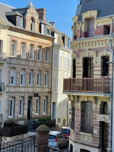 TOWNHOUSE TROUVILLE - Appart'Hotel & Studios Apartment hotel in Deauville