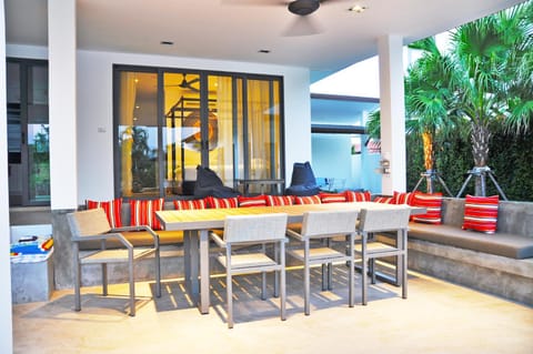 Phuket Private Holiday Rental 3 Bedrooms - Lagoon Villa in Rawai