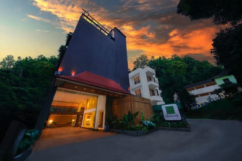 Serene Kandy Hotel in Kandy