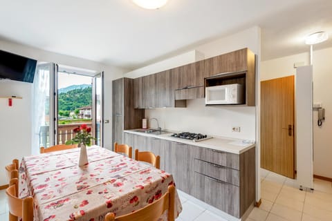 Day, Kitchen or kitchenette