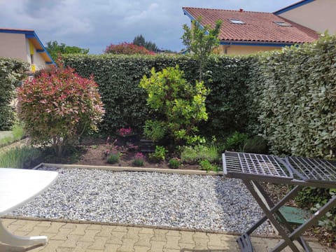 Garden, Balcony/Terrace