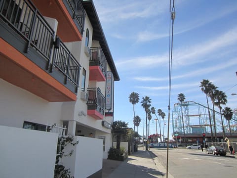 Carousel Beach Inn Motel in Santa Cruz