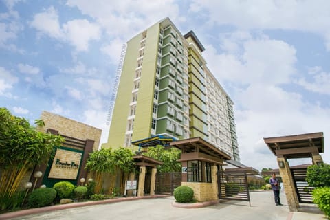 Fully Furnished Studio Unit in Mandaue City, Cebu with Fast WiFi and Cable TV Apartment in Lapu-Lapu City