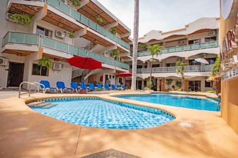 Hotel & Suites Mar y Sol Las Palmas Apartment hotel in Rincon de Guayabitos