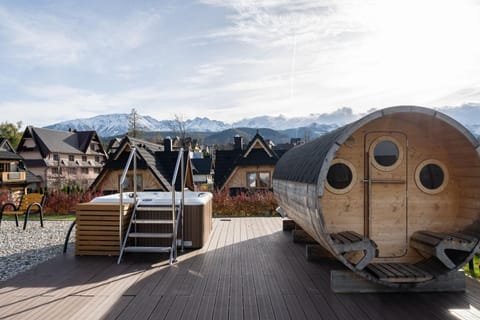 Hot Tub, Sauna, Mountain view