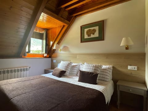 Hostal Escuils Bed and Breakfast in Catalonia