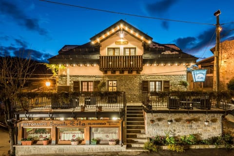 Property building, Nearby landmark, Facade/entrance, Sunset