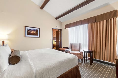 Best Western Plus Tree House Hotel in Mount Shasta
