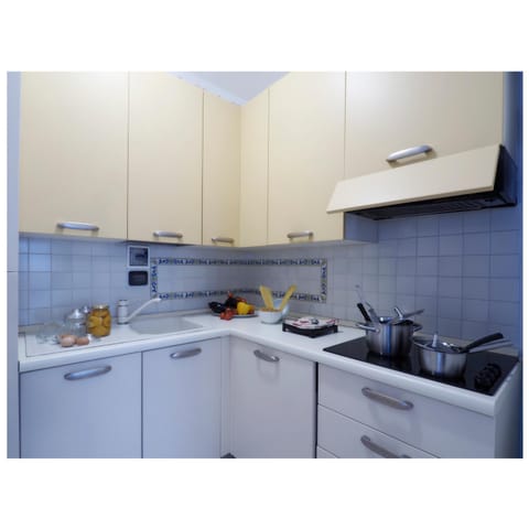 Kitchen or kitchenette, Decorative detail, Dining area