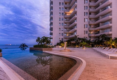 Pool view, Swimming pool