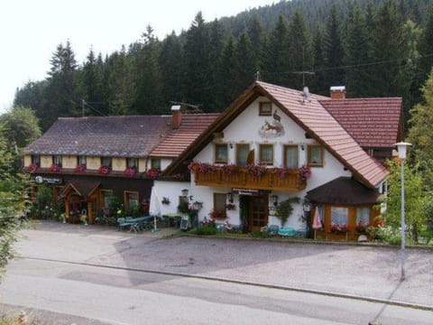 Landgasthaus Gemsennest Alojamiento y desayuno in Hinterzarten