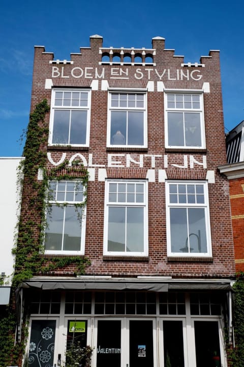 Stadslogement Valentijn Apartment in Friesland, Netherlands