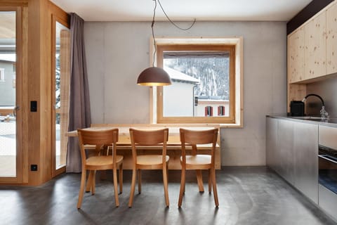 Day, View (from property/room), Dining area