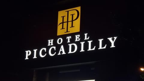 Hotel Piccadilly Hôtel in Fresno