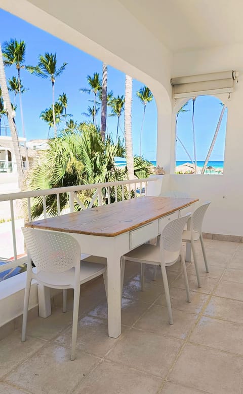 Patio, Day, View (from property/room), Balcony/Terrace