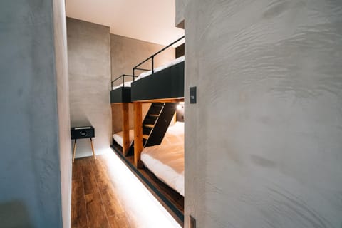 Bedroom, bunk bed