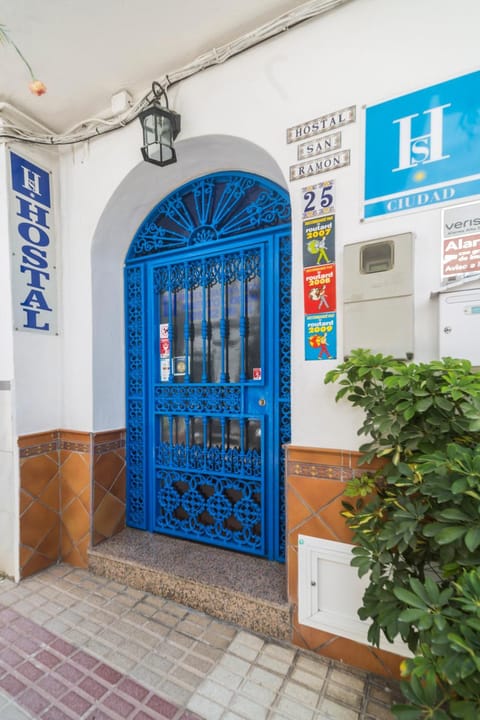 Hostal San Ramón Alojamiento y desayuno in Marbella