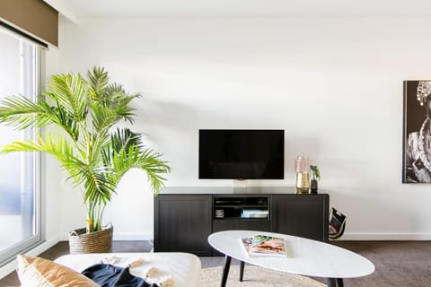 ★Lux 2BR on Hindmarsh SQ★ Condo in Adelaide