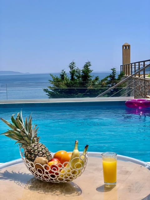 Pool view, Pool view